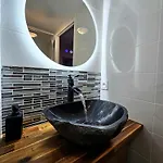 Confort ! Ville, Calme, Cinema Prive, Climatisation, Parking, Wifi شقة *