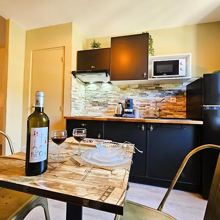 Confort ! Ville, Calme, Cinéma Privé, Climatisation, Parking, Wifi Appartement