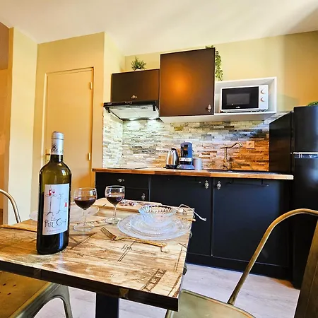 Confort ! Ville, Calme, Cinema Prive, Climatisation, Parking, Wifi Apartment